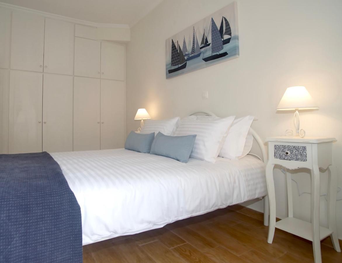 The Bluehouse - Spacious Top Floor Flat With Parking, By Mon Repos Beach Corfu  Εξωτερικό φωτογραφία