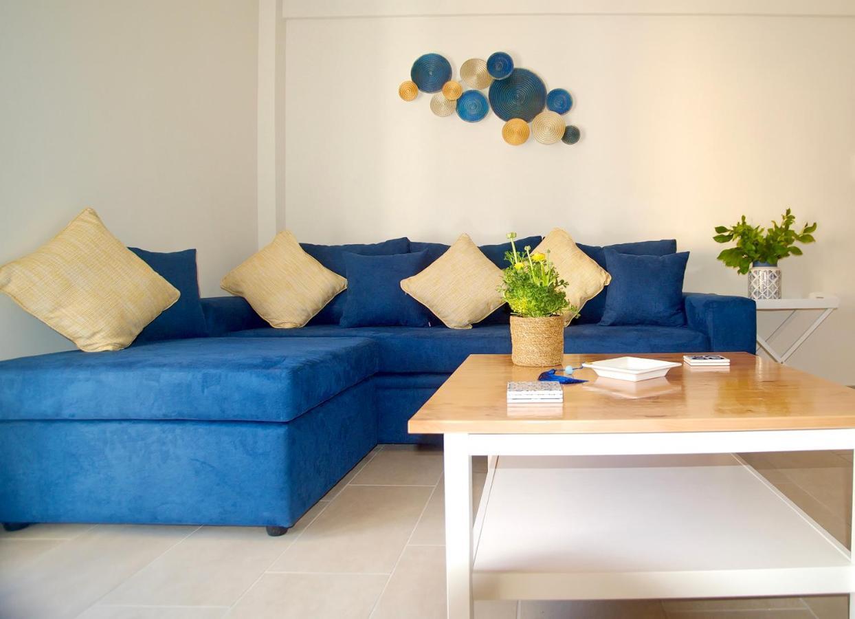 The Bluehouse - Spacious Top Floor Flat With Parking, By Mon Repos Beach Corfu  Εξωτερικό φωτογραφία