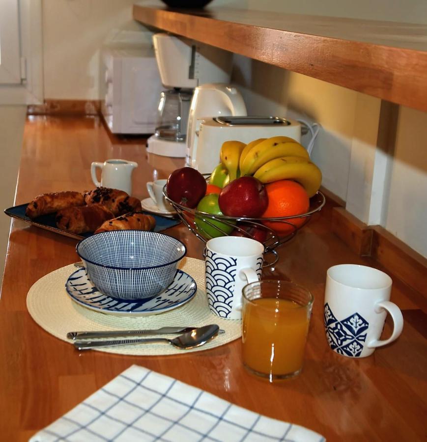 The Bluehouse - Spacious Top Floor Flat With Parking, By Mon Repos Beach Corfu  Εξωτερικό φωτογραφία