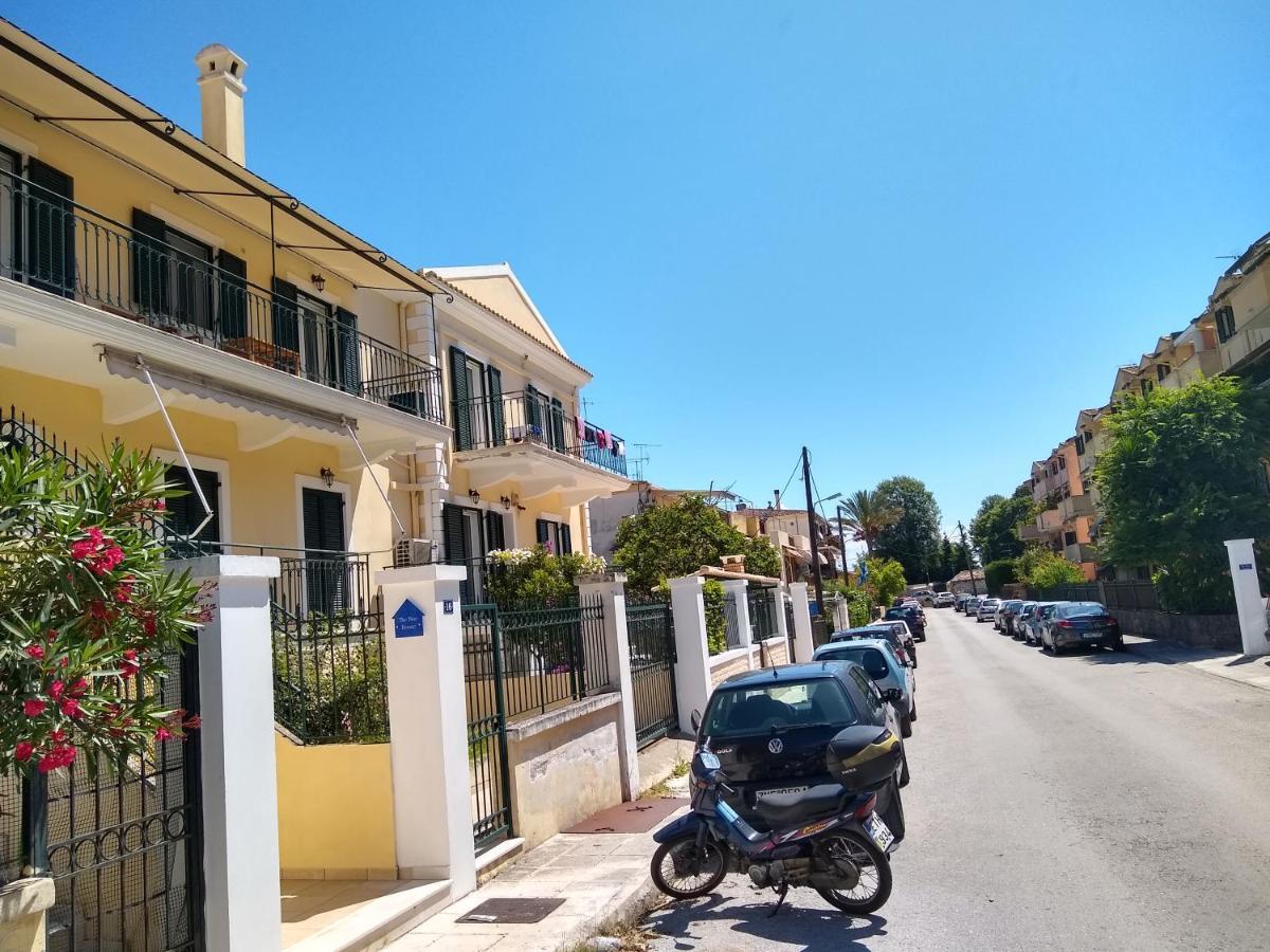 The Bluehouse - Spacious Top Floor Flat With Parking, By Mon Repos Beach Corfu  Εξωτερικό φωτογραφία